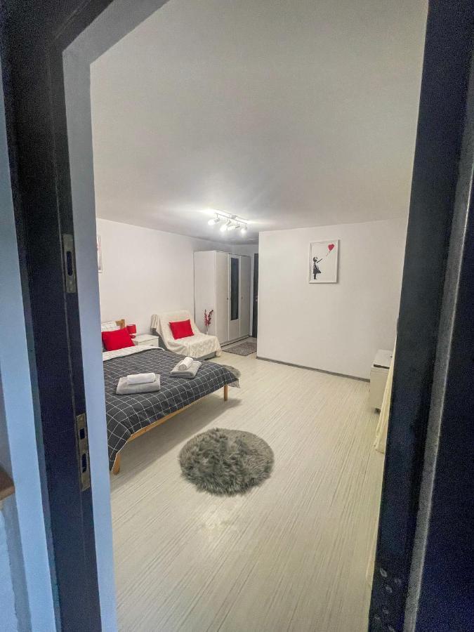 Apartment Buzz